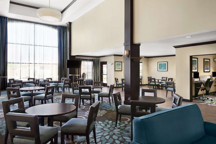 Imagen de los interiores del Hotel Homewood Suites By Hilton Cathedral City Palm Springs. Foto 20