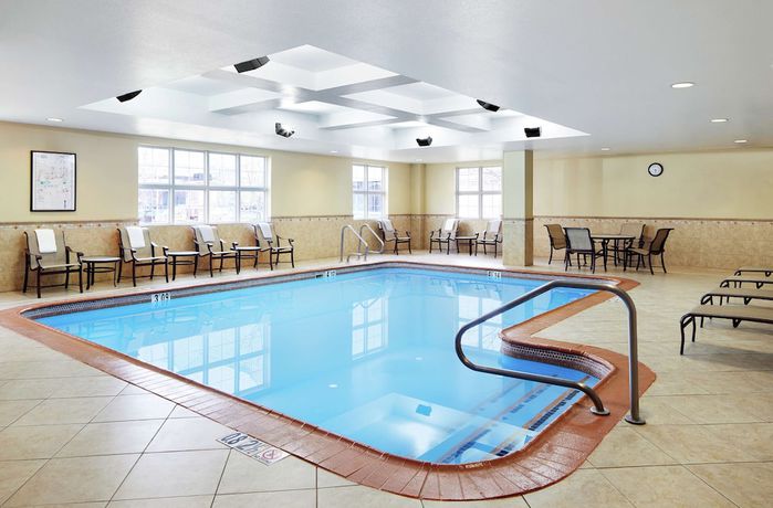 Imagen de la piscina del Hotel Homewood Suites By Hilton Champaign-urbana. Foto 20