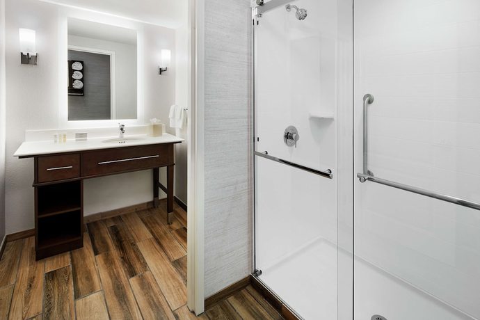 Imagen de la habitación del Hotel Homewood Suites By Hilton Champaign-urbana. Foto 14