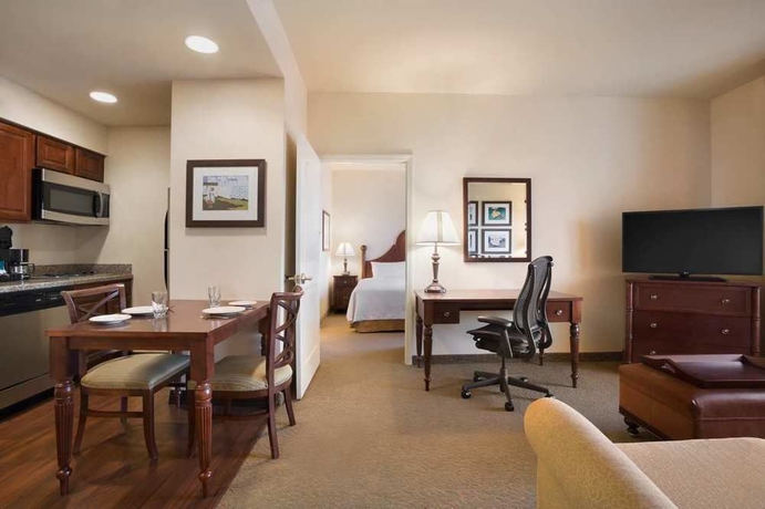 Imagen de los interiores del Hotel Homewood Suites By Hilton Charleston Airport. Foto 10