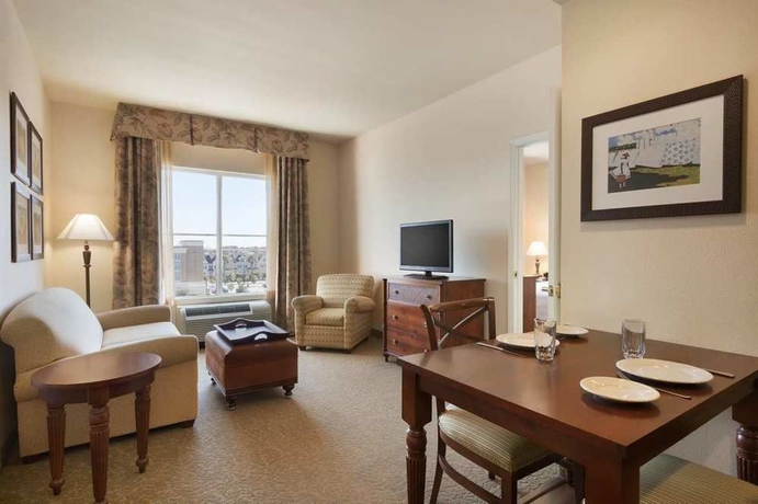 Imagen de los interiores del Hotel Homewood Suites By Hilton Charleston Airport. Foto 12