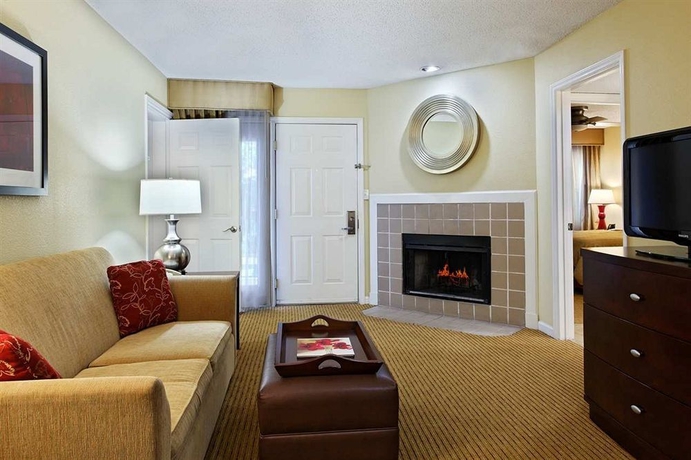 Imagen de los interiores del Hotel Homewood Suites By Hilton Charlotte. Foto 6