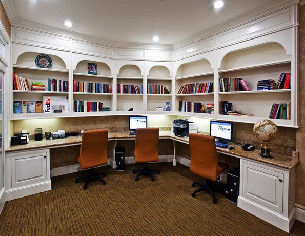 Imagen de los interiores del Hotel Homewood Suites By Hilton Charlotte. Foto 11