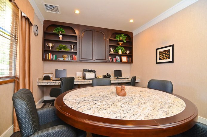 Imagen de los interiores del Hotel Homewood Suites By Hilton Chicago - Schaumburg. Foto 18