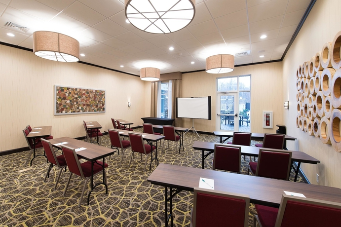 Imagen de los interiores del Hotel Homewood Suites By Hilton Concord Charlotte. Foto 15