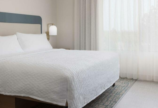 Imagen de la habitación del Hotel Homewood Suites By Hilton Cypress. Foto 1