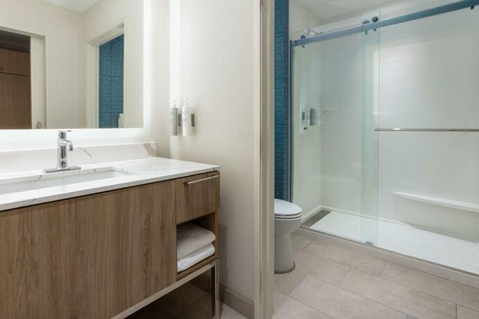 Imagen de la habitación del Hotel Homewood Suites By Hilton Cypress. Foto 3