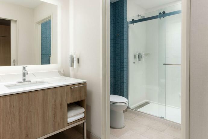 Imagen de la habitación del Hotel Homewood Suites By Hilton Cypress. Foto 9