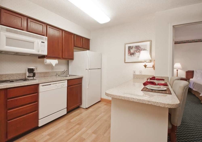 Imagen de la habitación del Hotel Homewood Suites By Hilton Dallas-arlington. Foto 2