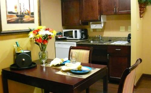 Imagen de la habitación del Hotel Homewood Suites By Hilton Davidson. Foto 8