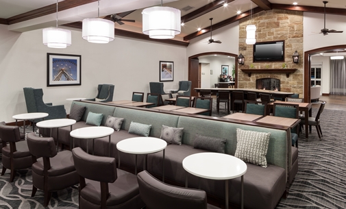 Imagen general del Hotel Homewood Suites By Hilton Denton. Foto 7