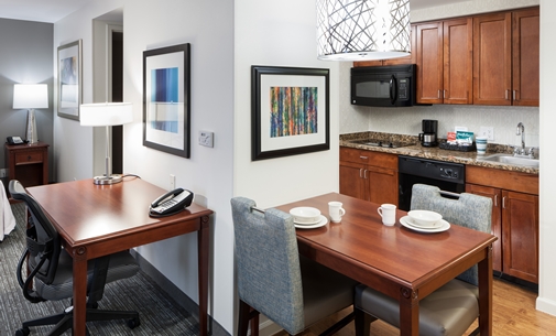 Imagen general del Hotel Homewood Suites By Hilton Denton. Foto 17