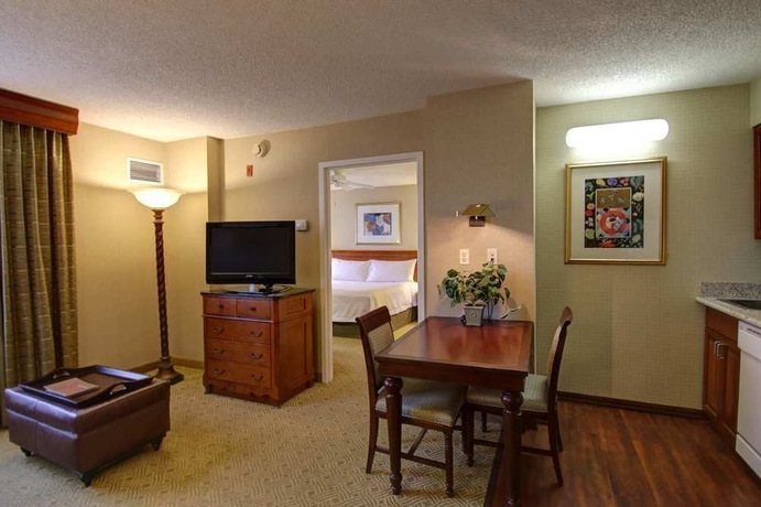 Imagen de la habitación del Hotel Homewood Suites By Hilton Dulles Int'l Airport. Foto 5