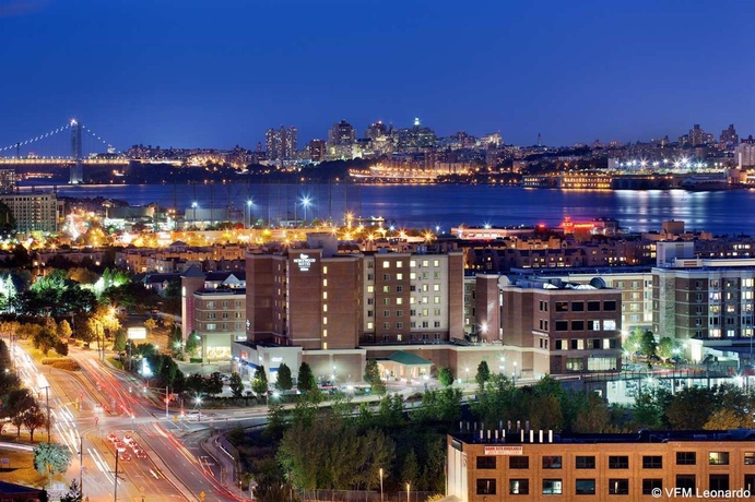 Imagen general del Hotel Homewood Suites By Hilton Edgewater. Foto 5