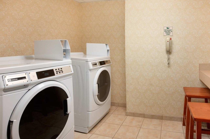 Imagen general del Hotel Homewood Suites By Hilton Edgewater. Foto 13