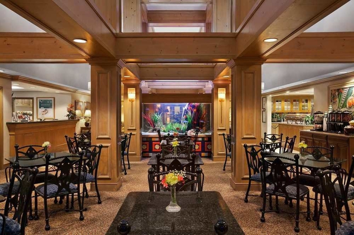 Imagen del bar/restaurante del Hotel Homewood Suites By Hilton Fort Myers. Foto 3