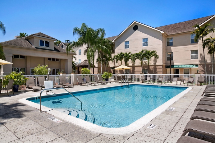 Imagen de la piscina del Hotel Homewood Suites By Hilton Fort Myers. Foto 16
