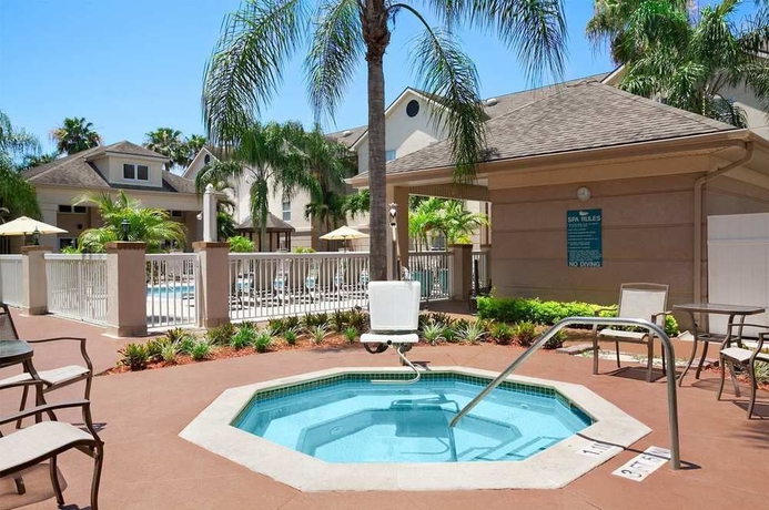 Imagen de los exteriores del Hotel Homewood Suites By Hilton Fort Myers. Foto 11