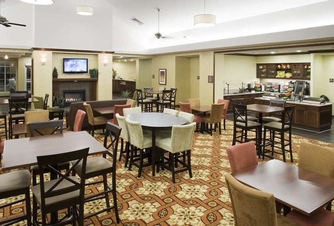 Imagen del bar/restaurante del Hotel Homewood Suites By Hilton Fresno Airport/clovis, Ca. Foto 2