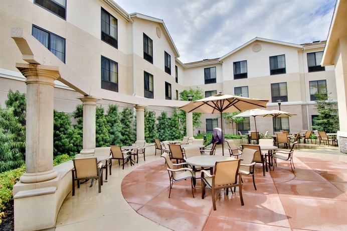 Imagen de los exteriores del Hotel Homewood Suites By Hilton Fresno. Foto 8