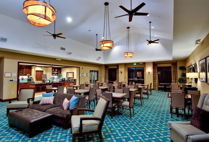 Imagen de los interiores del Hotel Homewood Suites By Hilton Fresno. Foto 13