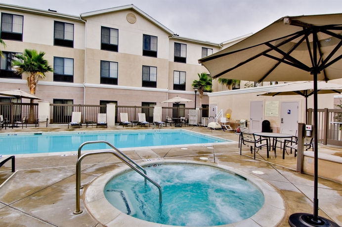 Imagen de la piscina del Hotel Homewood Suites By Hilton Fresno. Foto 16