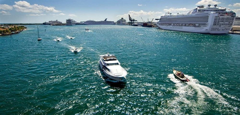 Imagen de los exteriores del Hotel Homewood Suites By Hilton Ft. Lauderdale Airport-cruise Port. Foto 6