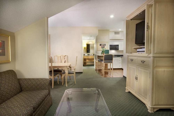 Imagen de los interiores del Hotel Homewood Suites By Hilton Greensboro. Foto 13