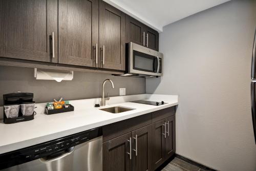 Imagen general del Hotel Homewood Suites By Hilton Greenville Downtown. Foto 2