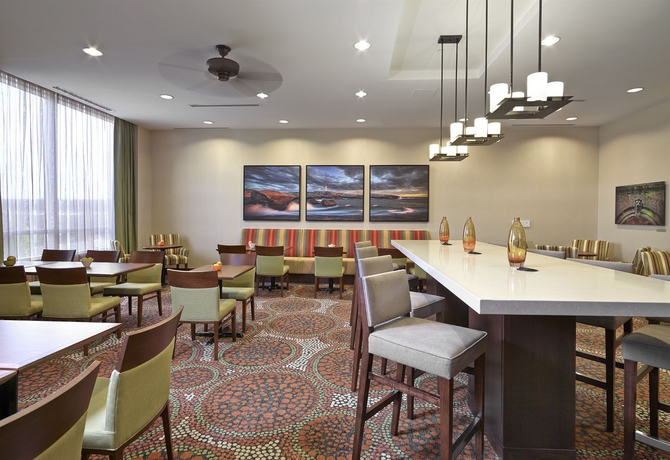 Imagen del bar/restaurante del Hotel Homewood Suites By Hilton Halifax-downtown. Foto 2