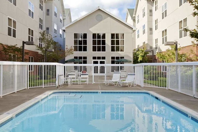 Imagen de la piscina del Hotel Homewood Suites By Hilton Hillsboro/beaverton. Foto 16