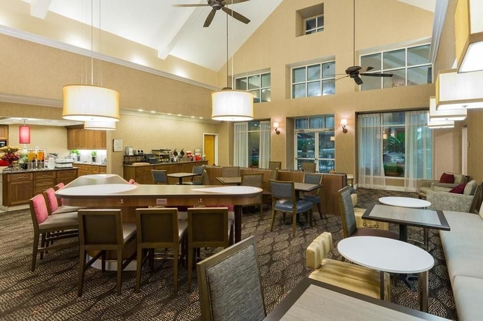 Imagen del bar/restaurante del Hotel Homewood Suites By Hilton Houston Clear Lake Nasa. Foto 3