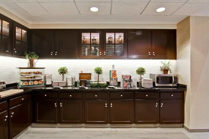 Imagen del bar/restaurante del Hotel Homewood Suites By Hilton Houston-kingwood Parc-airport Area. Foto 3