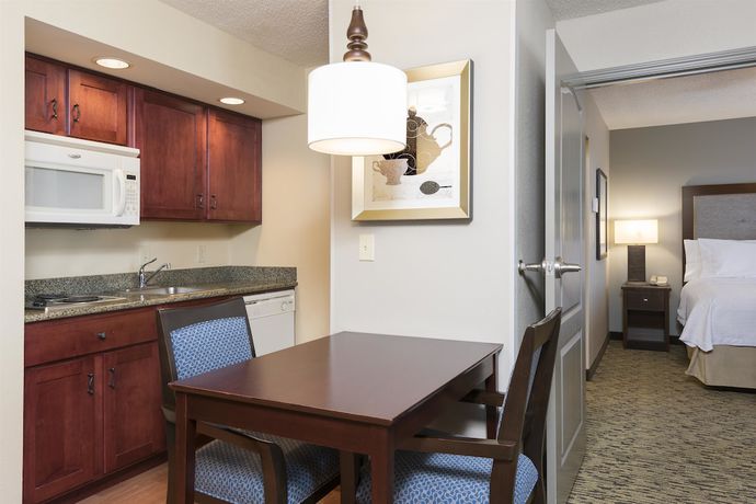 Imagen de la habitación del Hotel Homewood Suites By Hilton Indianapolis Northwest. Foto 11