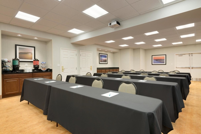 Imagen de los interiores del Hotel Homewood Suites By Hilton Jacksonville Deerwood Park. Foto 17