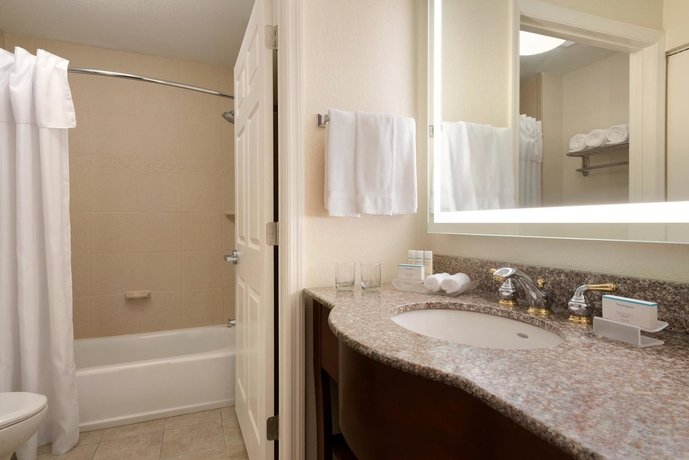 Imagen de la habitación del Hotel Homewood Suites By Hilton Jacksonville Deerwood Park. Foto 13
