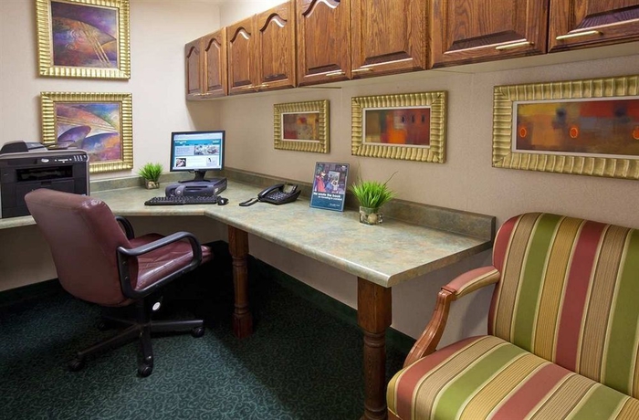 Imagen de los interiores del Hotel Homewood Suites By Hilton Kansas City-airport. Foto 9