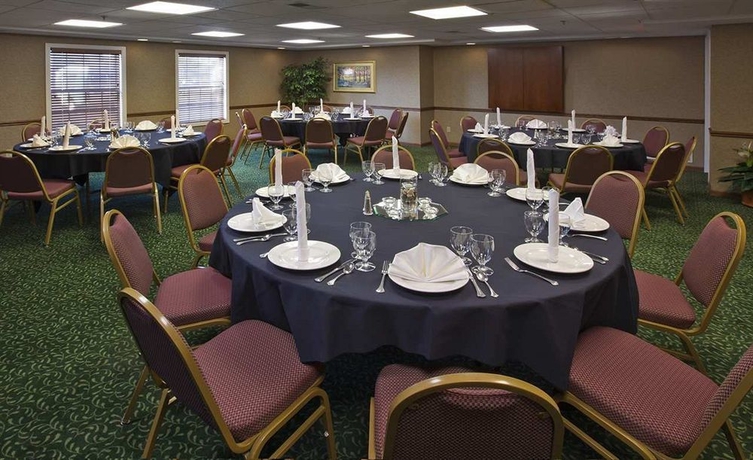 Imagen de los interiores del Hotel Homewood Suites By Hilton Kansas City-airport. Foto 10