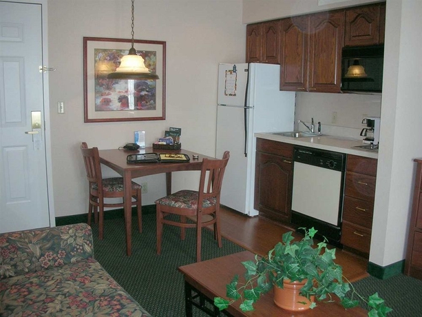 Imagen de la habitación del Hotel Homewood Suites By Hilton Kansas City-airport. Foto 7