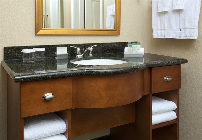 Imagen de la habitación del Hotel Homewood Suites By Hilton Kansas City-airport. Foto 8