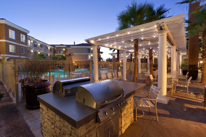 Imagen de los exteriores del Hotel Homewood Suites By Hilton La Quinta. Foto 6