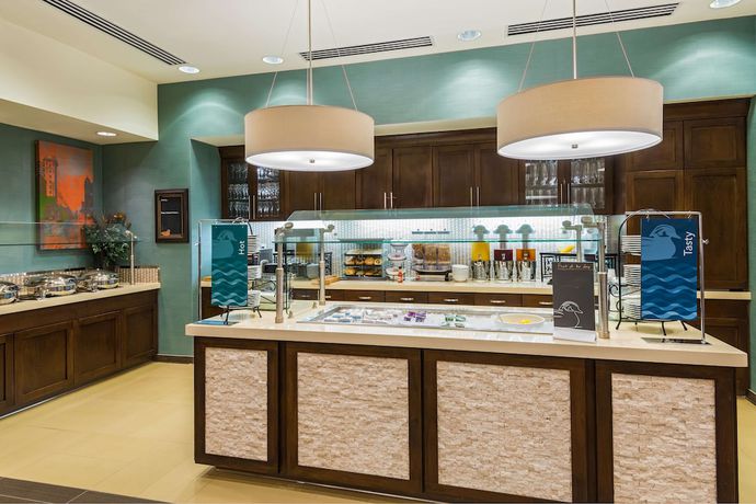 Imagen del bar/restaurante del Hotel Homewood Suites By Hilton Little Rock Downtown. Foto 4