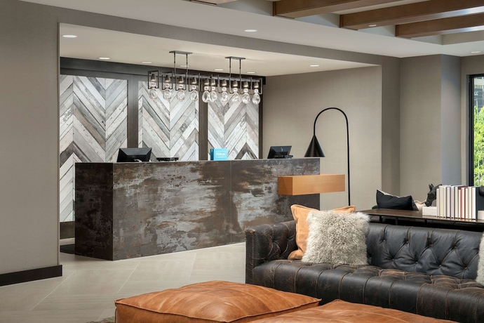 Imagen de los interiores del Hotel Homewood Suites By Hilton Louisville Airport. Foto 19