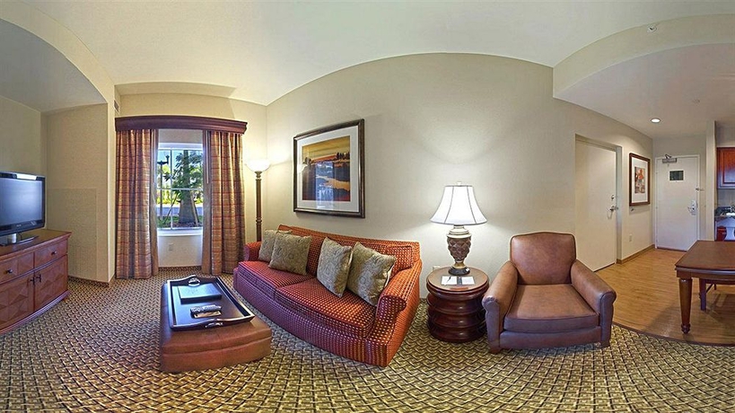 Imagen de los interiores del Hotel Homewood Suites By Hilton Miami Airport West. Foto 12