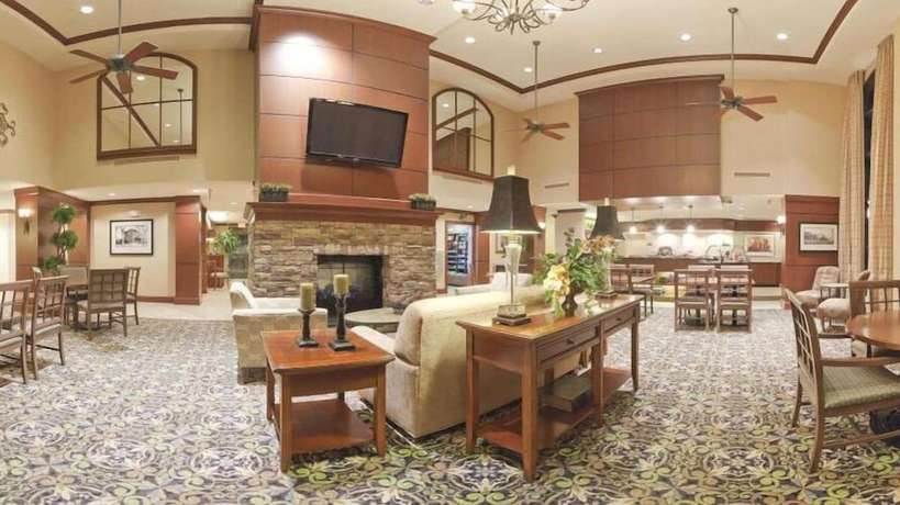 Imagen del bar/restaurante del Hotel Homewood Suites By Hilton Montgomery Eastchase. Foto 2