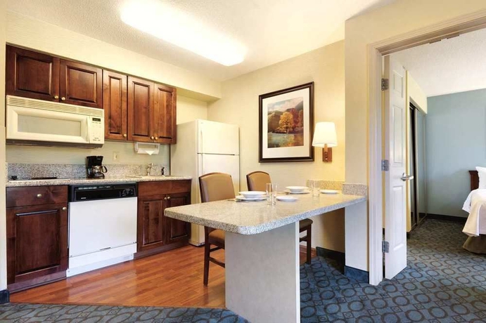 Imagen de la habitación del Hotel Homewood Suites By Hilton Nashville Airport. Foto 4