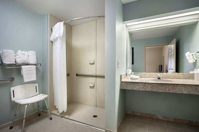 Imagen de la habitación del Hotel Homewood Suites By Hilton Nashville Airport. Foto 6