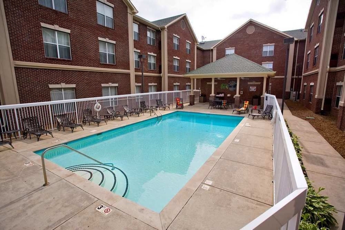 Imagen de la piscina del Hotel Homewood Suites By Hilton Nashville-brentwood. Foto 16
