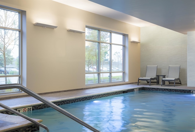 Imagen de la piscina del Hotel Homewood Suites By Hilton Needham Boston. Foto 19