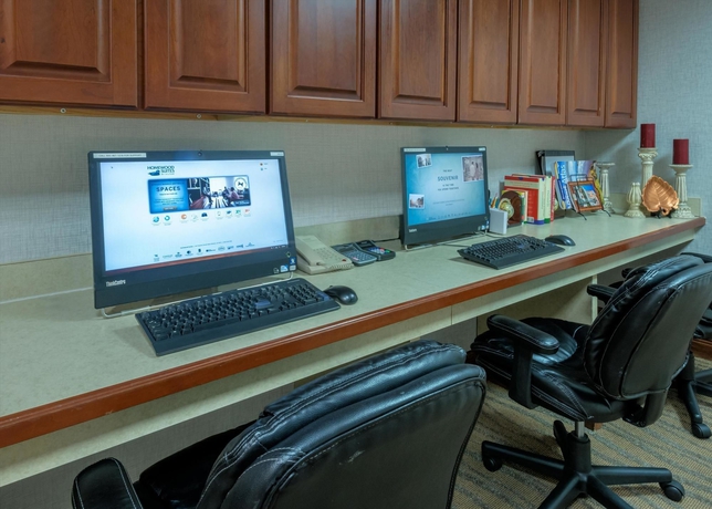 Imagen de los interiores del Hotel Homewood Suites By Hilton New Orleans. Foto 11